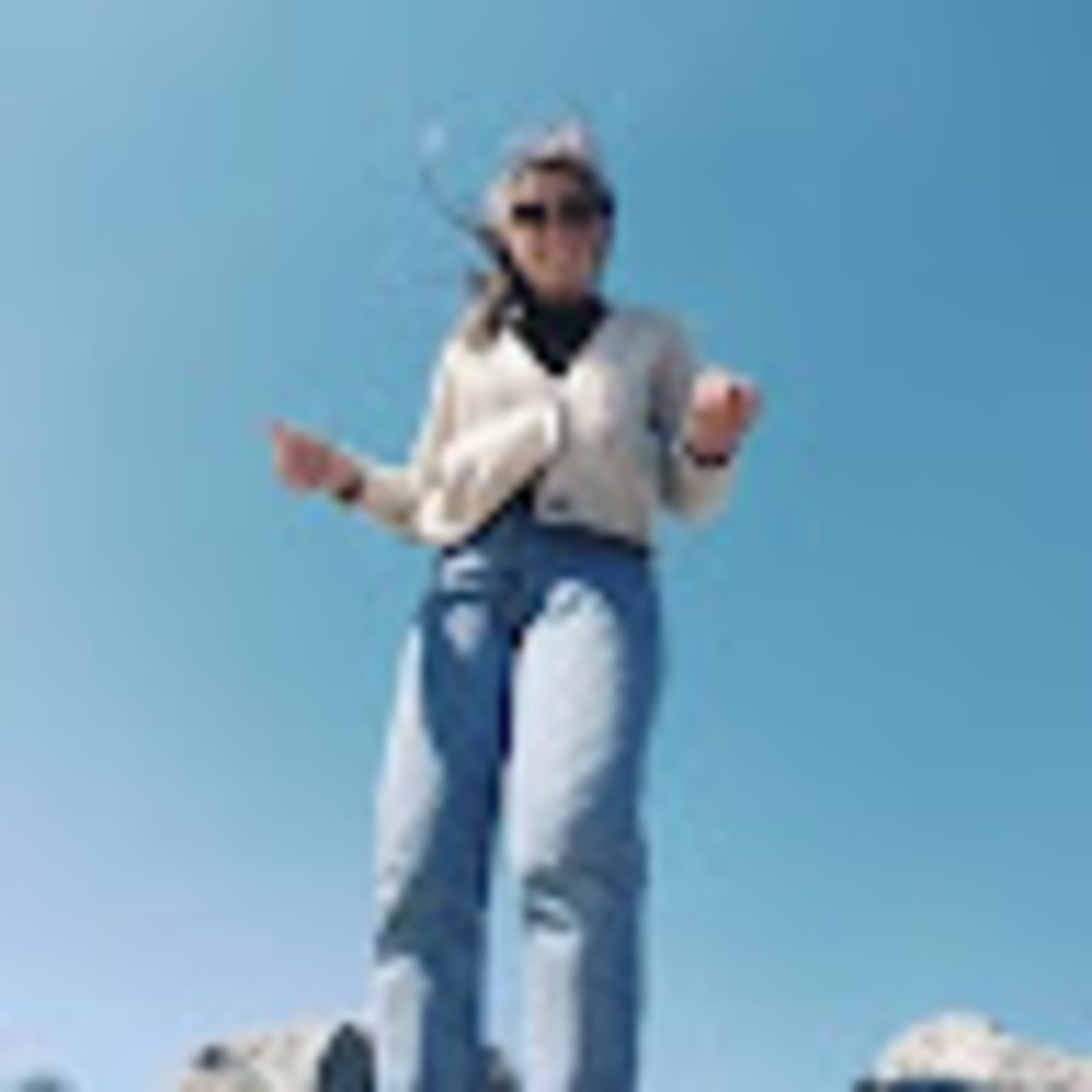 Meet your Posher, Amaris